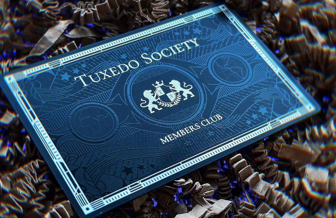 Tuxedo Society: FDS Cardsin valmistama metallinen käyntikortti