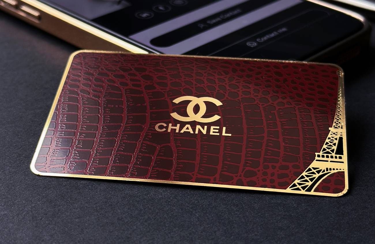 Chanel: FDS Cardsin valmistama metallinen käyntikortti