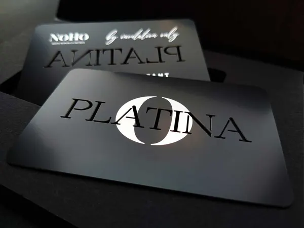 Platina: FDS Cardsin valmistama kortti