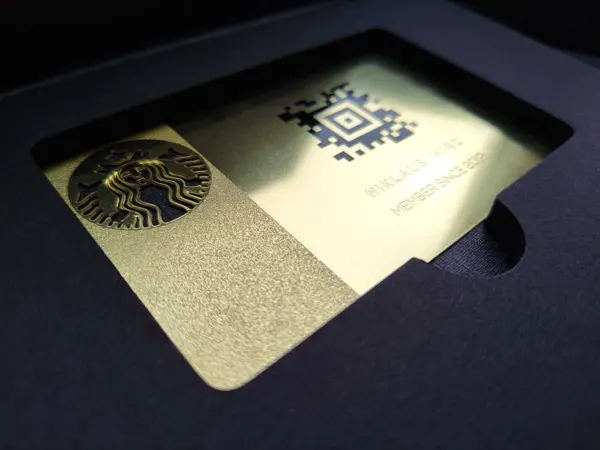 Starbucks: FDS Cardsin valmistama kortti